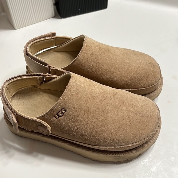 SOLD OUT EVERYWHERE Ugg Goldenstar Clogs in Driftwood Size 5 - Picture 2 of 7